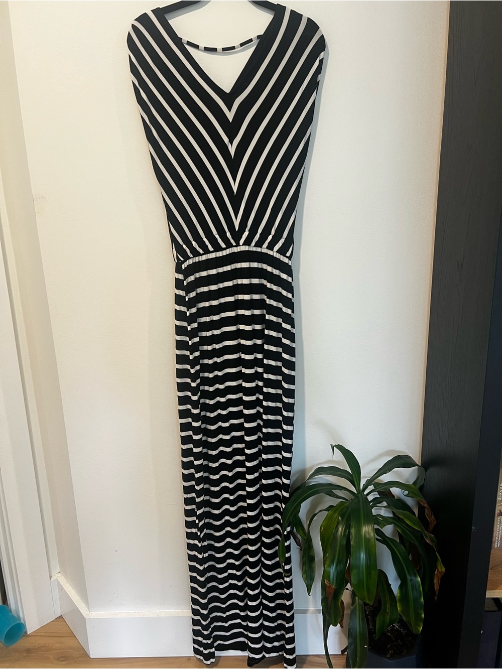 Mossimo Supply Co. Black and White Striped V-Neck Maxi Dress